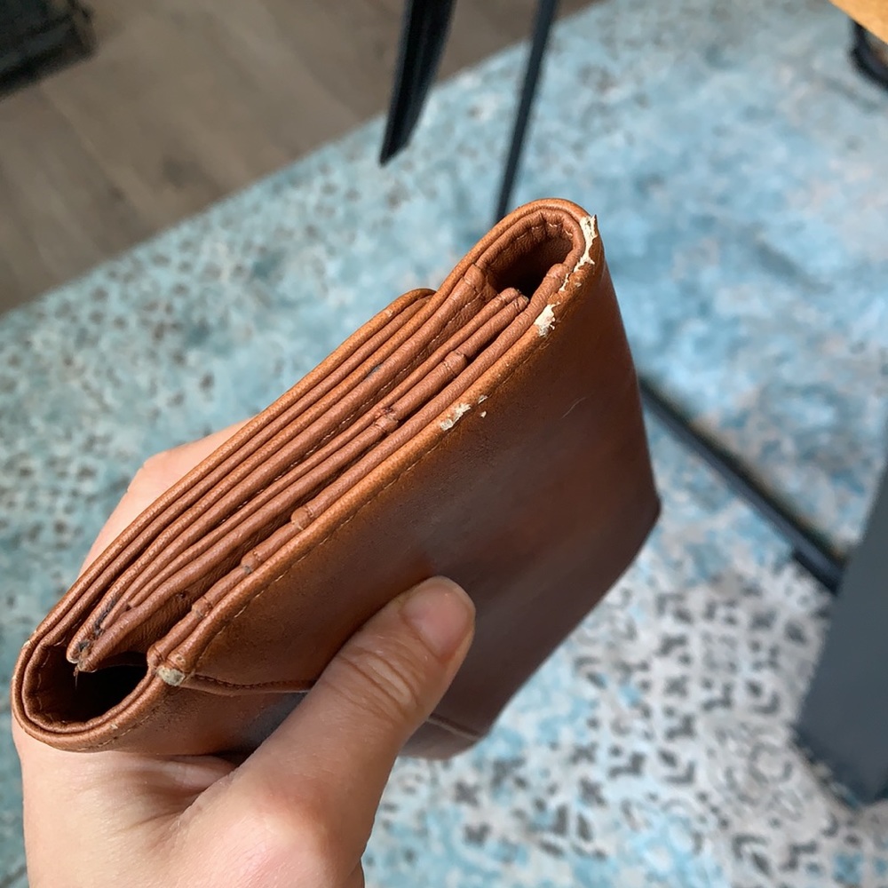 Universal Thread Wallet - Picture 5 of 5